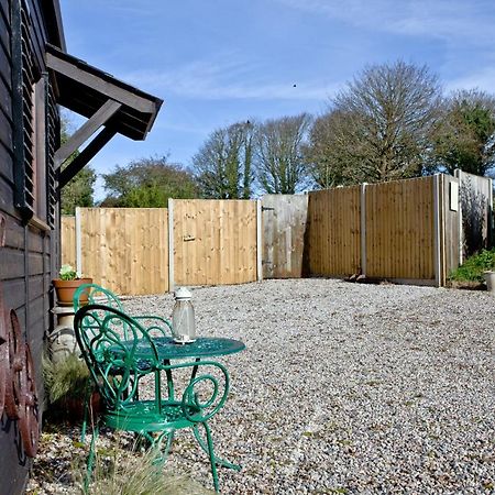 The Cabin At Hillhead Farm St Columb Major エクステリア 写真