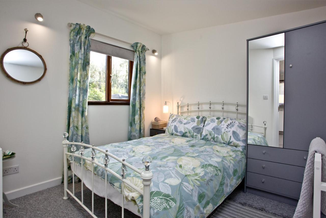 The Cabin At Hillhead Farm St Columb Major エクステリア 写真