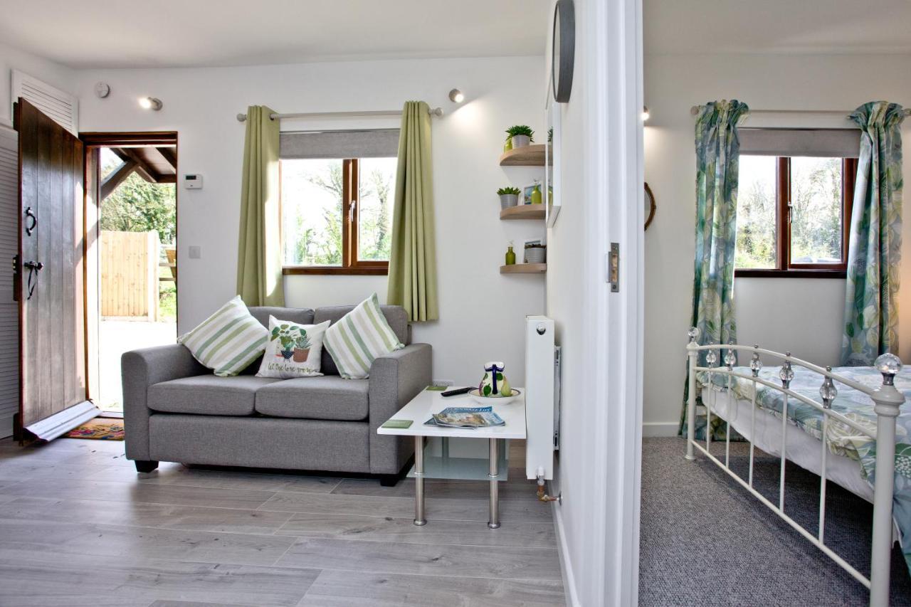 The Cabin At Hillhead Farm St Columb Major エクステリア 写真